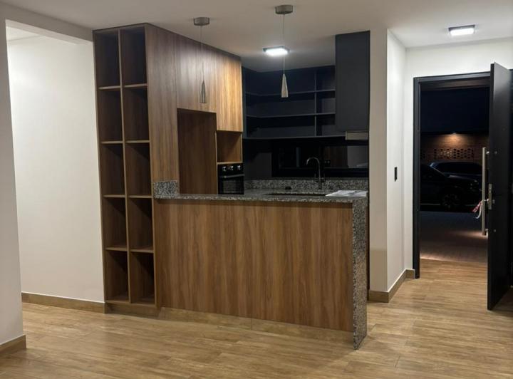 Departamento · 200m² · 8 Ambientes · 2 Cocheras