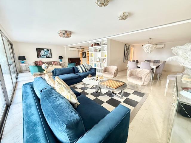 Departamento · 247m² · 4 Ambientes · 2 Cocheras