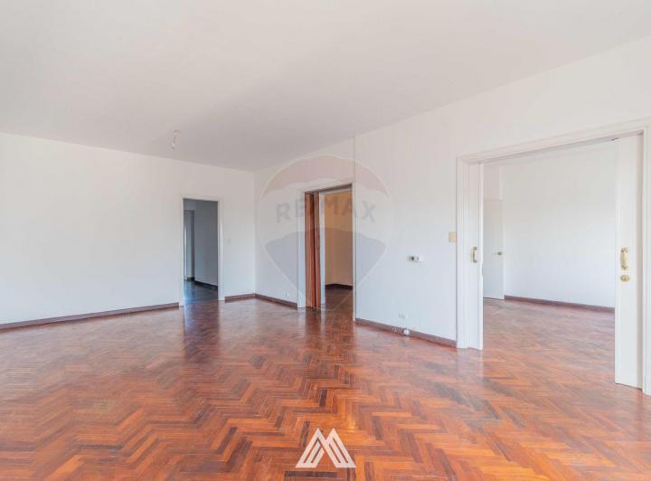 Departamento · 160m² · 5 Ambientes · 1 Cochera