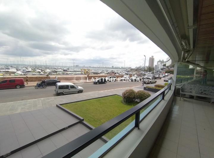 Departamento · 230m² · 5 Ambientes · 1 Cochera