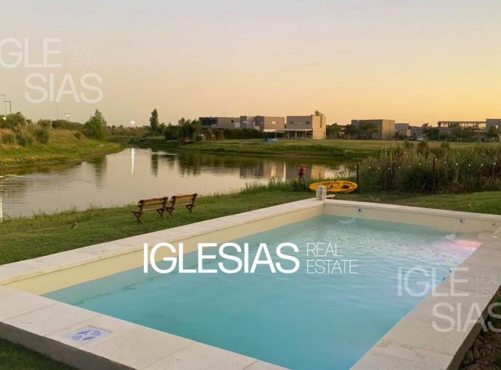 Casa · 182m² · 5 Ambientes · 2 Cocheras