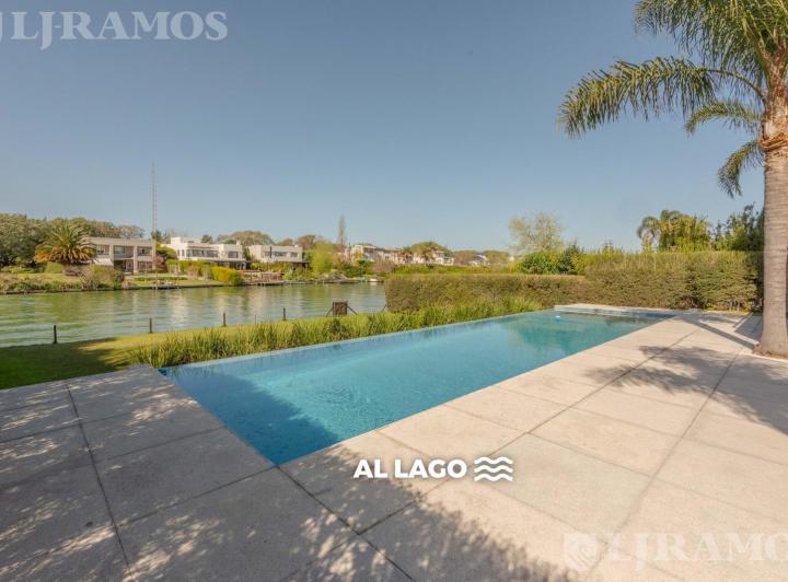 Casa · 450m² · 6 Ambientes