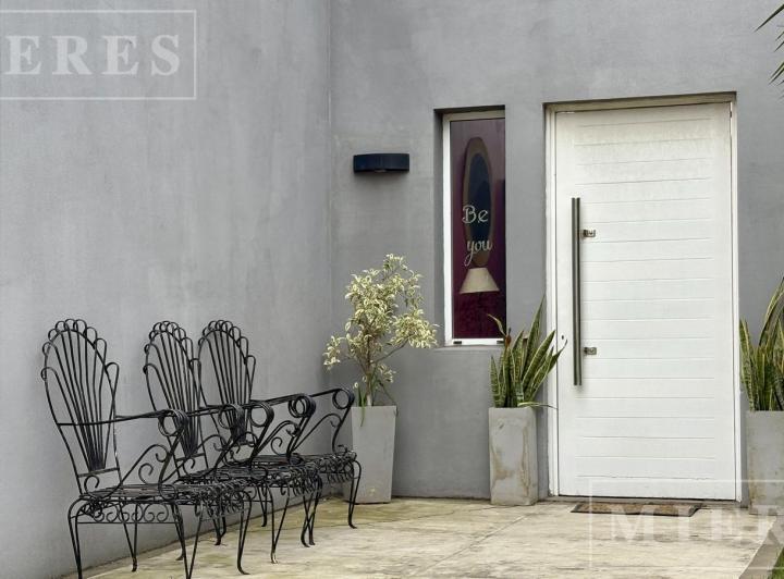 Casa · 210m² · 6 Ambientes