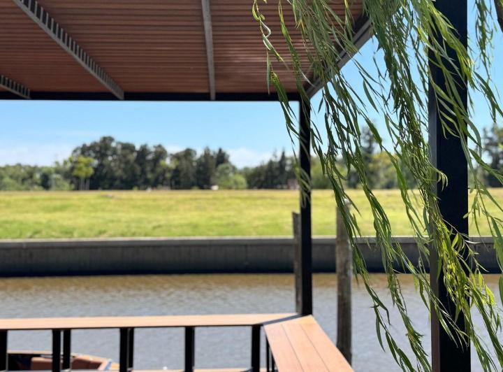 Casa · 550m² · 8 Ambientes · 1 Cochera