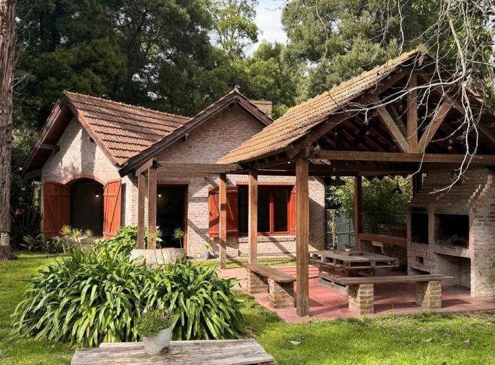 Casa · 30m² · 1 Ambiente · 4 Cocheras