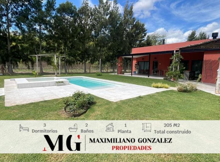 Casa · 180m² · 4 Ambientes · 2 Cocheras