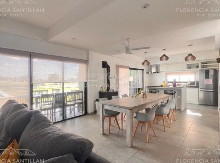 Casa · 220m² · 5 Ambientes