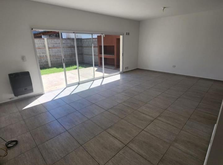 Casa · 95m² · 3 Dormitorios · 1 Cochera