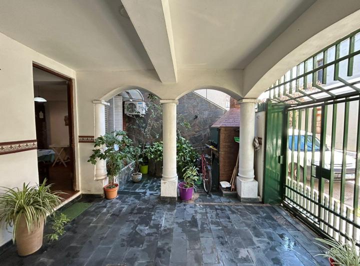 Casa · 176m² · 5 Ambientes · 1 Cochera