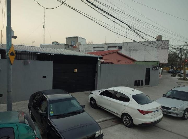 Casa · 254m² · 10 Ambientes · 1 Cochera