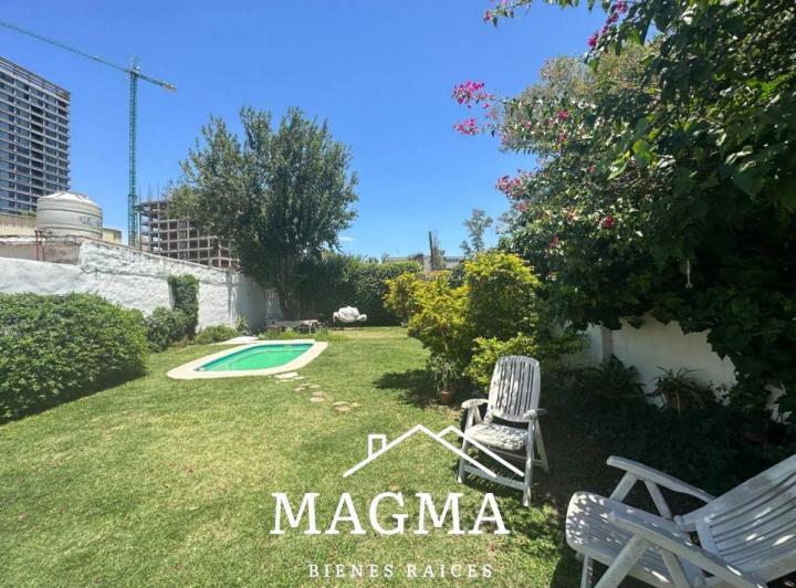 Casa · 150m² · 10 Ambientes · 2 Cocheras