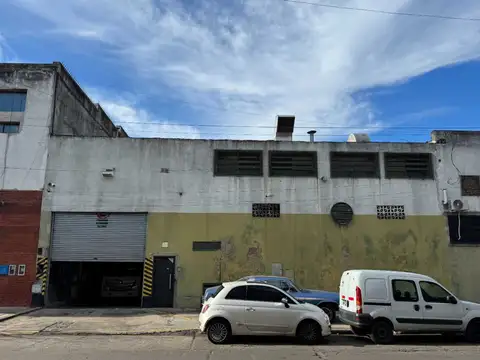 Galpón en Venta en Mataderos, CABA