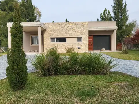 Casa en Alquiler Temporal en Club Miralagos, Countries y Barrios Cerrados en la Plata