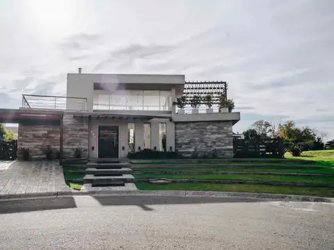 Casa en Alquiler Temporal en Haras Santa María, Countries y Barrios Cerrados en Escobar