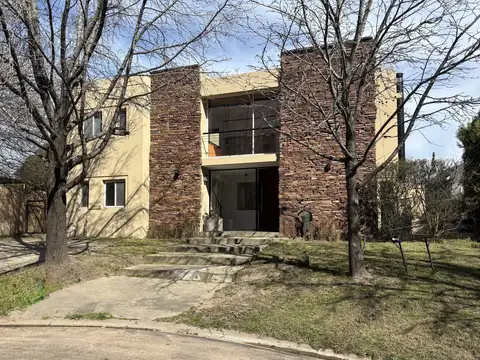 Casa en Alquiler en Santa María de los Olivos, Countries y Barrios Cerrados en Malvinas Argentinas