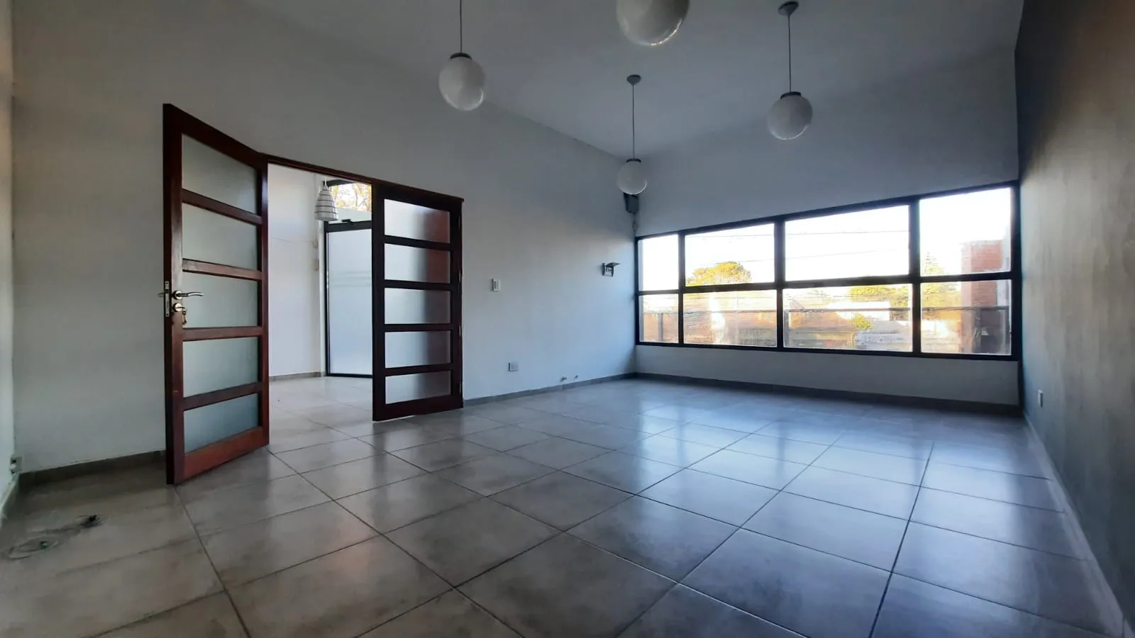 SE ALQUILA LOCAL COMERCIAL A MTS DEL CPC DE MONSEÑOR PABLO CABRERA BO-NUEVO POETA LUGONES