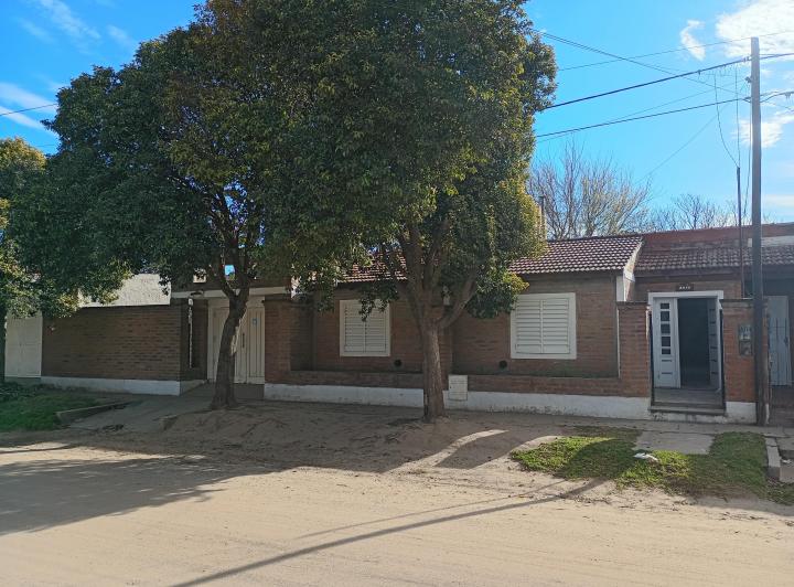 Casa · 123m² · 9 Ambientes · 1 Cochera
