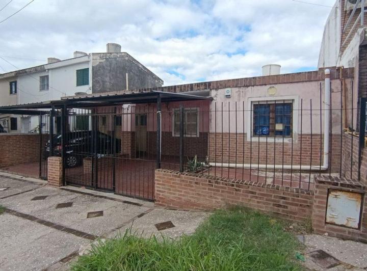 Casa · 140m² · 3 Ambientes · 2 Cocheras