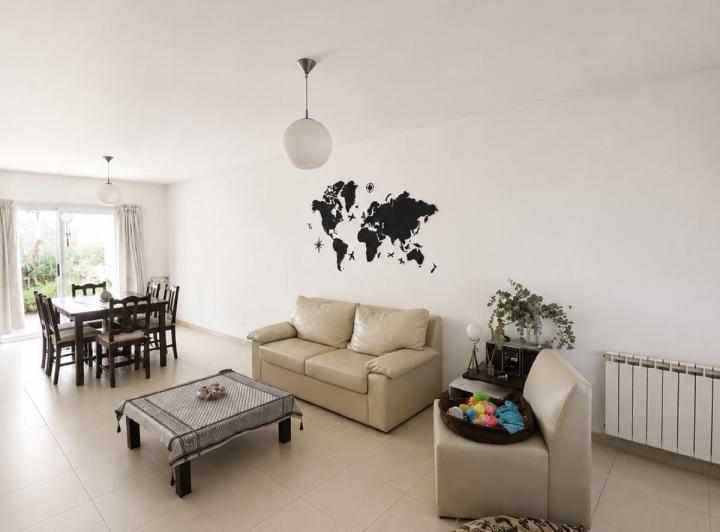 Casa · 145m² · 5 Ambientes · 2 Cocheras