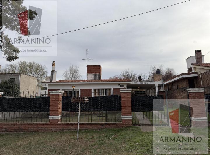 Casa · 110m² · 3 Ambientes · 2 Cocheras
