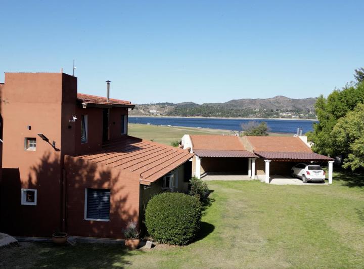 Casa · 600m² · 4 Ambientes · 2 Cocheras