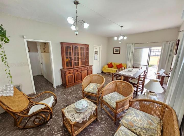 Casa · 135m² · 5 Ambientes · 1 Cochera