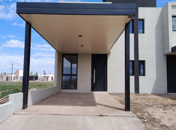 Casa · 90m² · 4 Ambientes · 1 Cochera