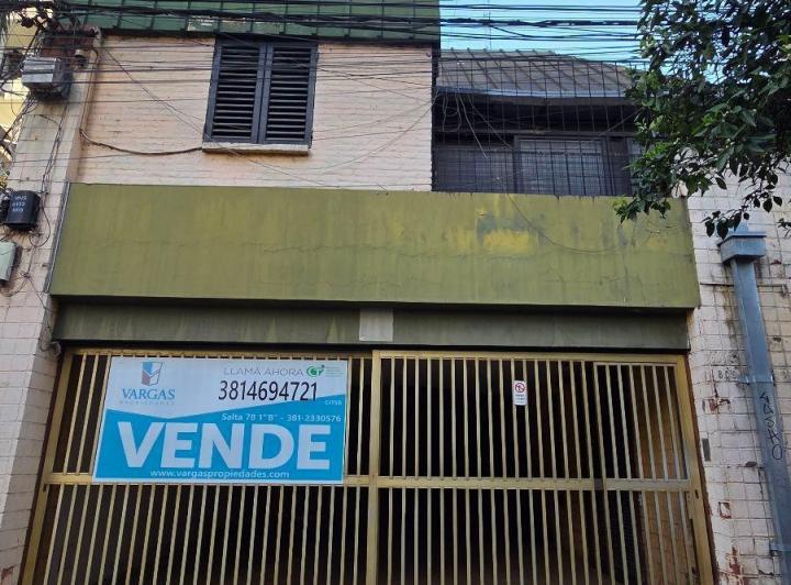 Casa · 300m² · 7 Ambientes · 2 Cocheras