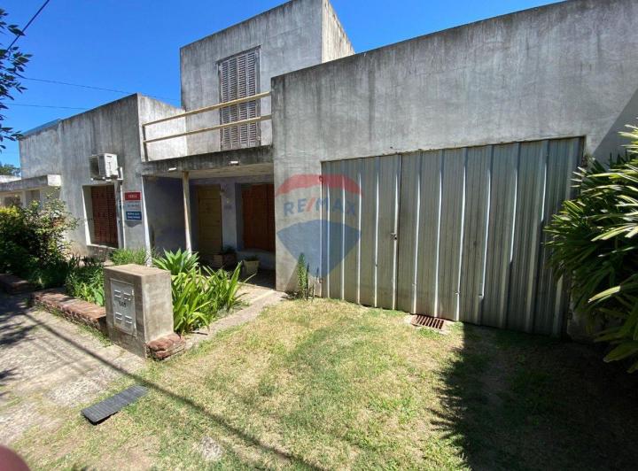 Casa · 397m² · 6 Ambientes · 1 Cochera