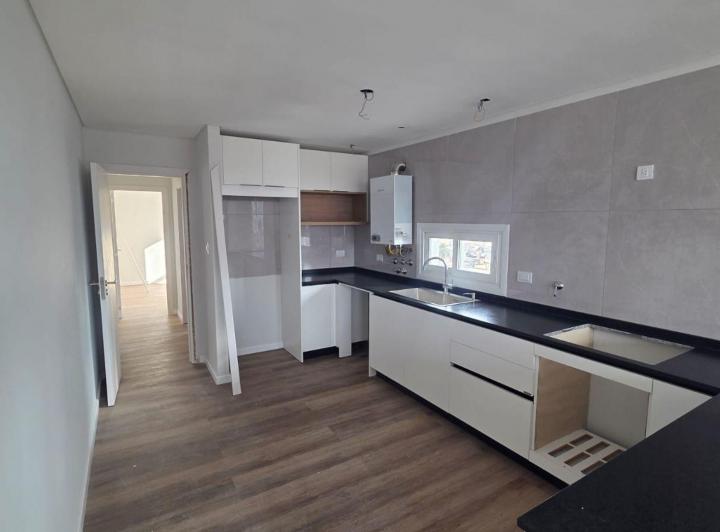 Departamento · 81m² · 4 Ambientes · 1 Cochera