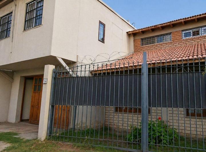 Casa · 307m² · 6 Ambientes · 3 Cocheras