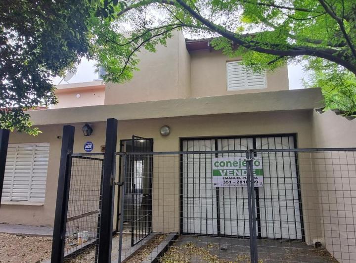 Casa · 80m² · 5 Ambientes · 1 Cochera