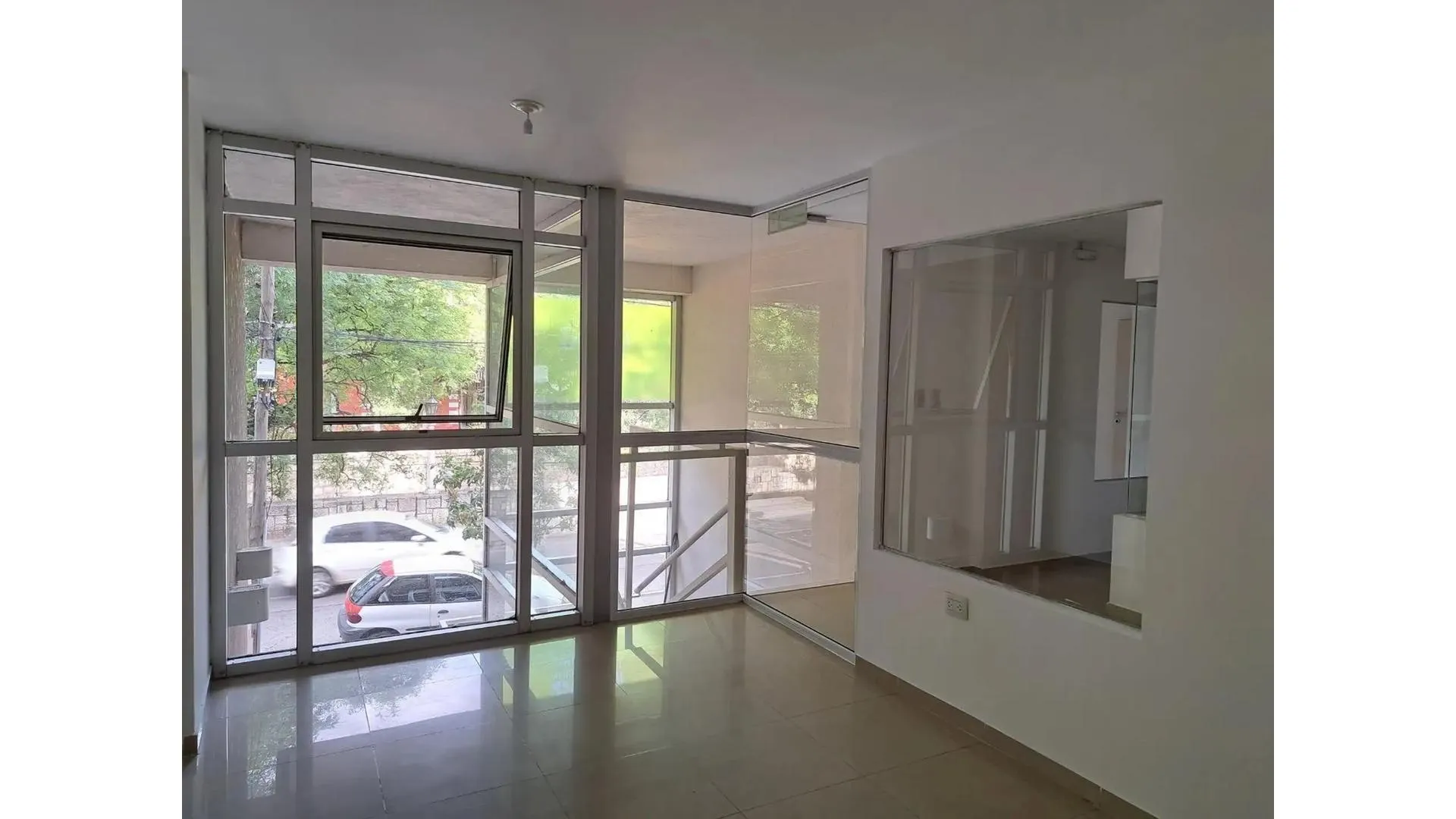 Local Comercial en ALQUILER - en Barrio Güemes
