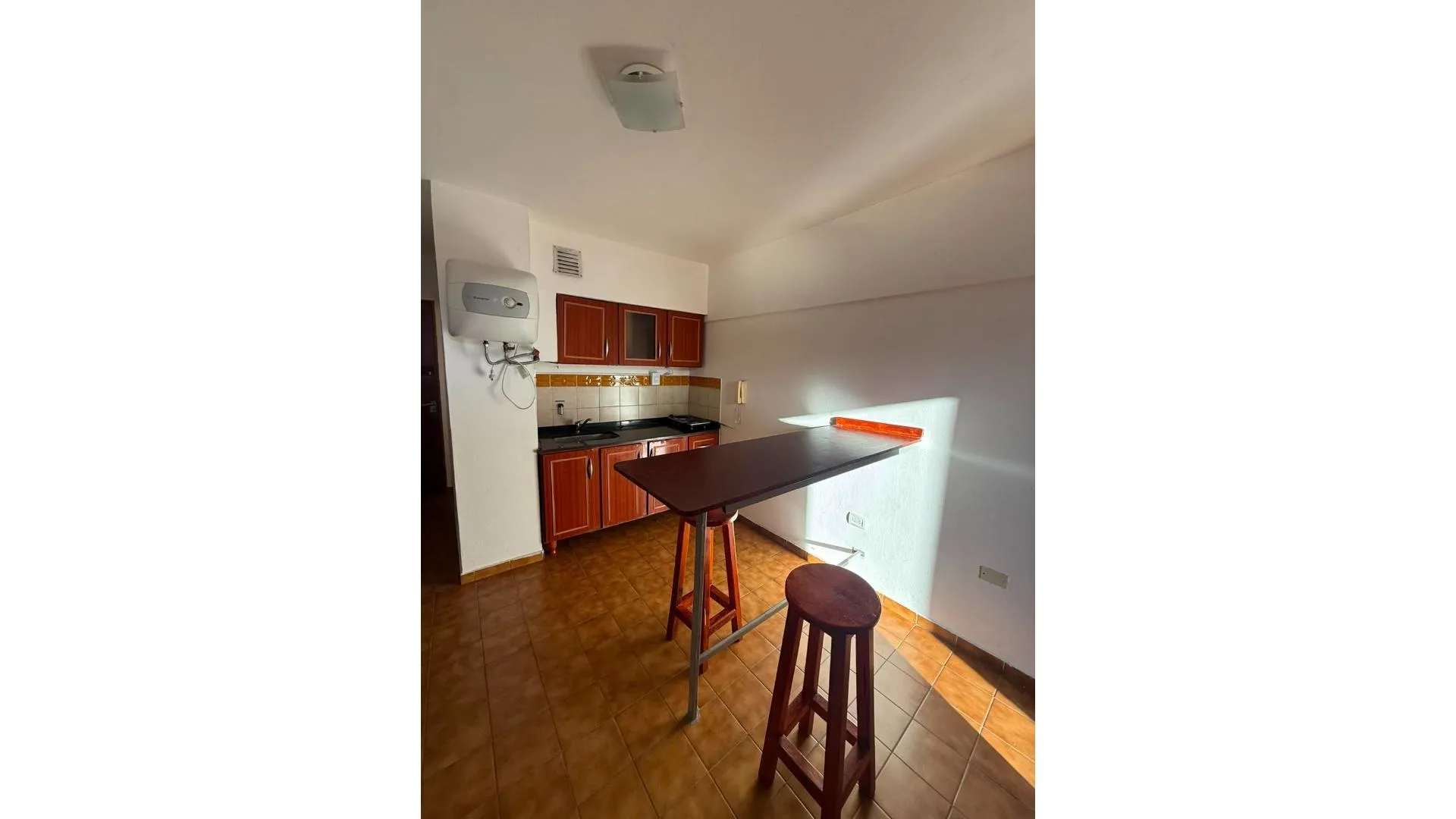 ALBERDI - MONOAMBIENTE EN ALQUILER