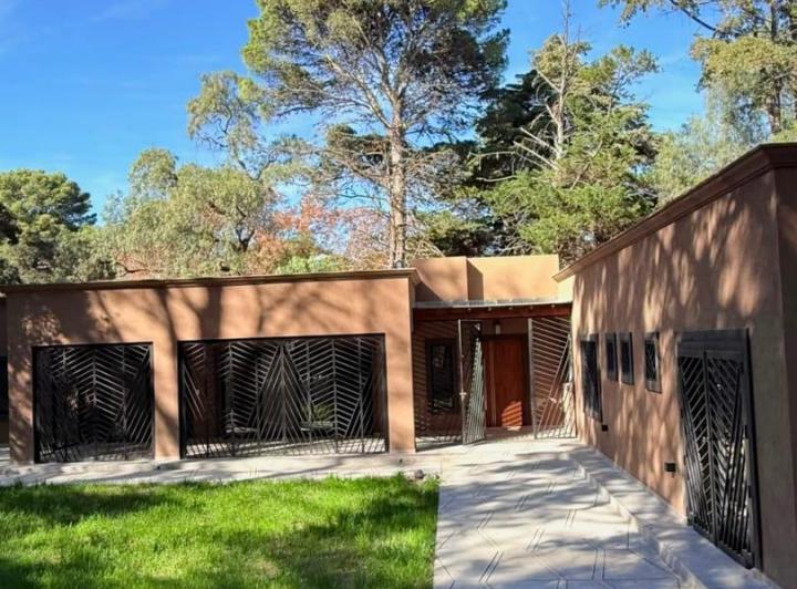 Casa · 234m² · 6 Ambientes