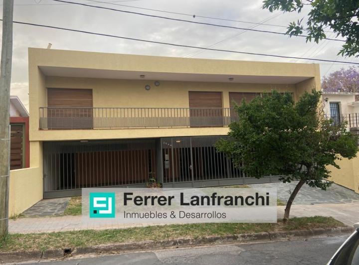 Casa · 418m² · 5 Ambientes · 4 Cocheras