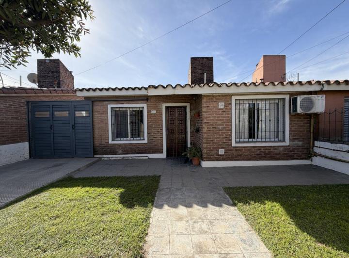 Casa · 173m² · 5 Ambientes · 4 Cocheras