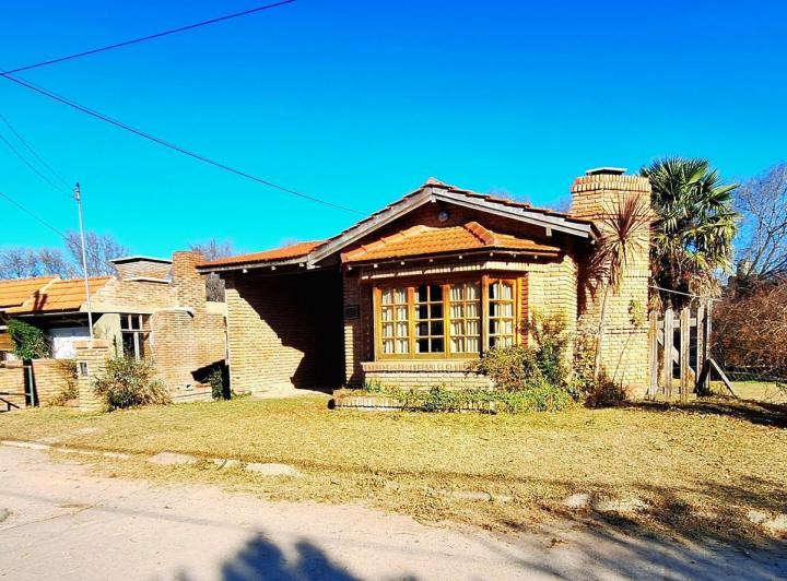 Casa · 1000m² · 7 Ambientes · 1 Cochera
