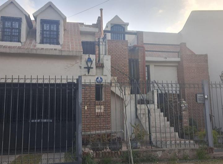 Casa · 222m² · 6 Ambientes