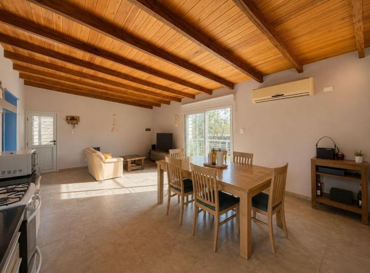 Casa · 213m² · 6 Ambientes · 1 Cochera