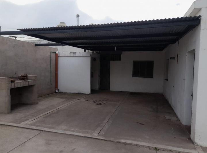 Casa · 75m² · 3 Ambientes · 2 Cocheras