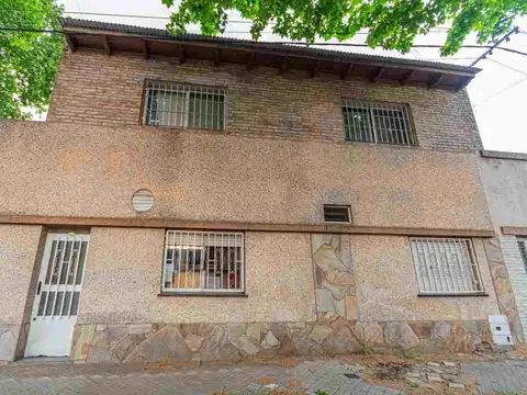 Casa en Venta en Azcuenaga, Rosario