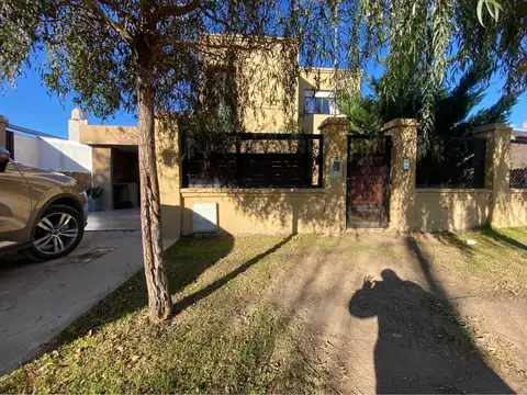 Casa en Venta en Punta Chacra, Roldan