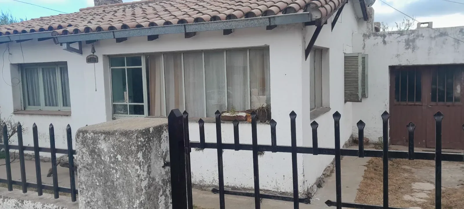 Casa antigua en muy buen estado de conservación.
