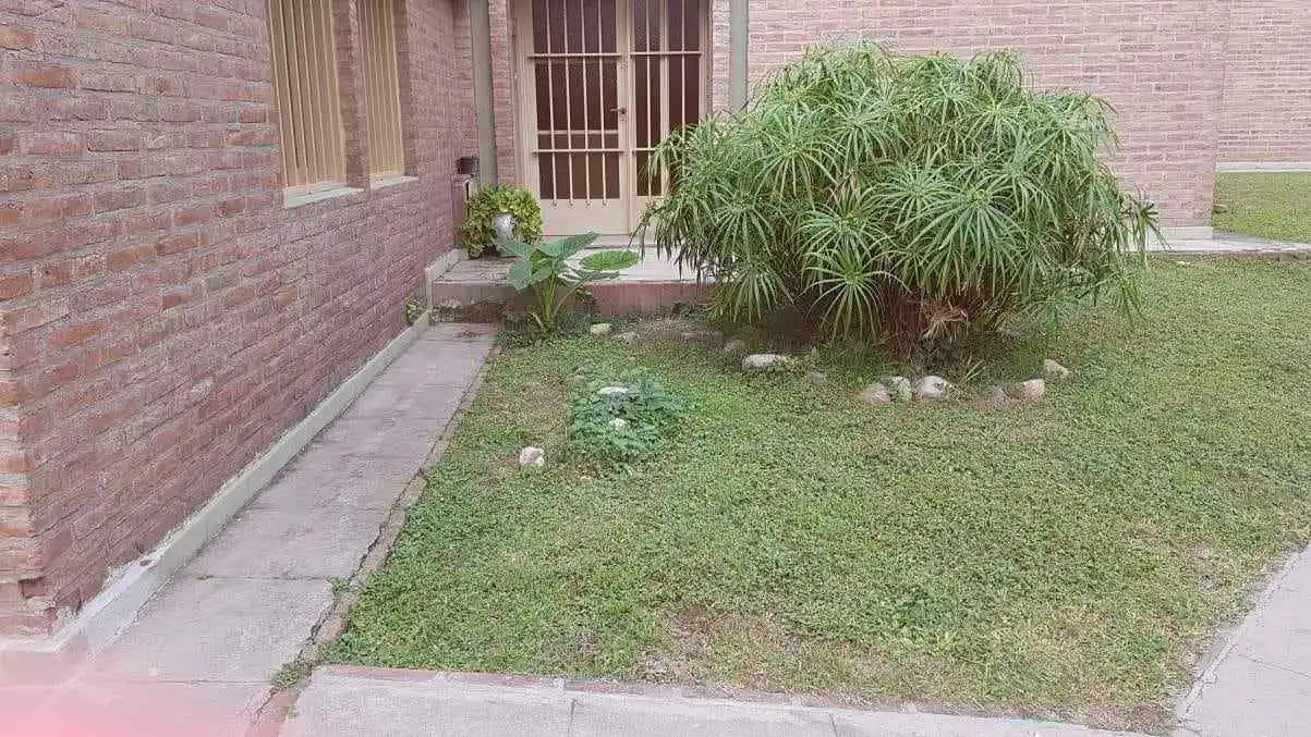 Casa de 2 dormitorios , ideal para vivienda familiar....!