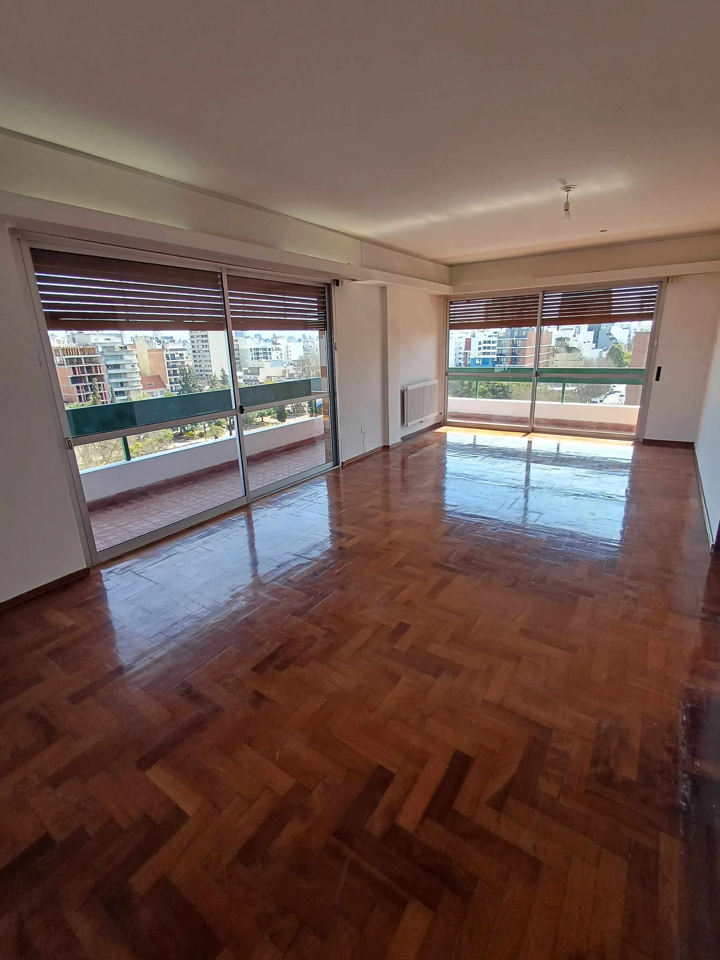 Félix Frias 190 Dpto. 3 dorm. balcón de 24m2 cochera asador Excelnte estado!