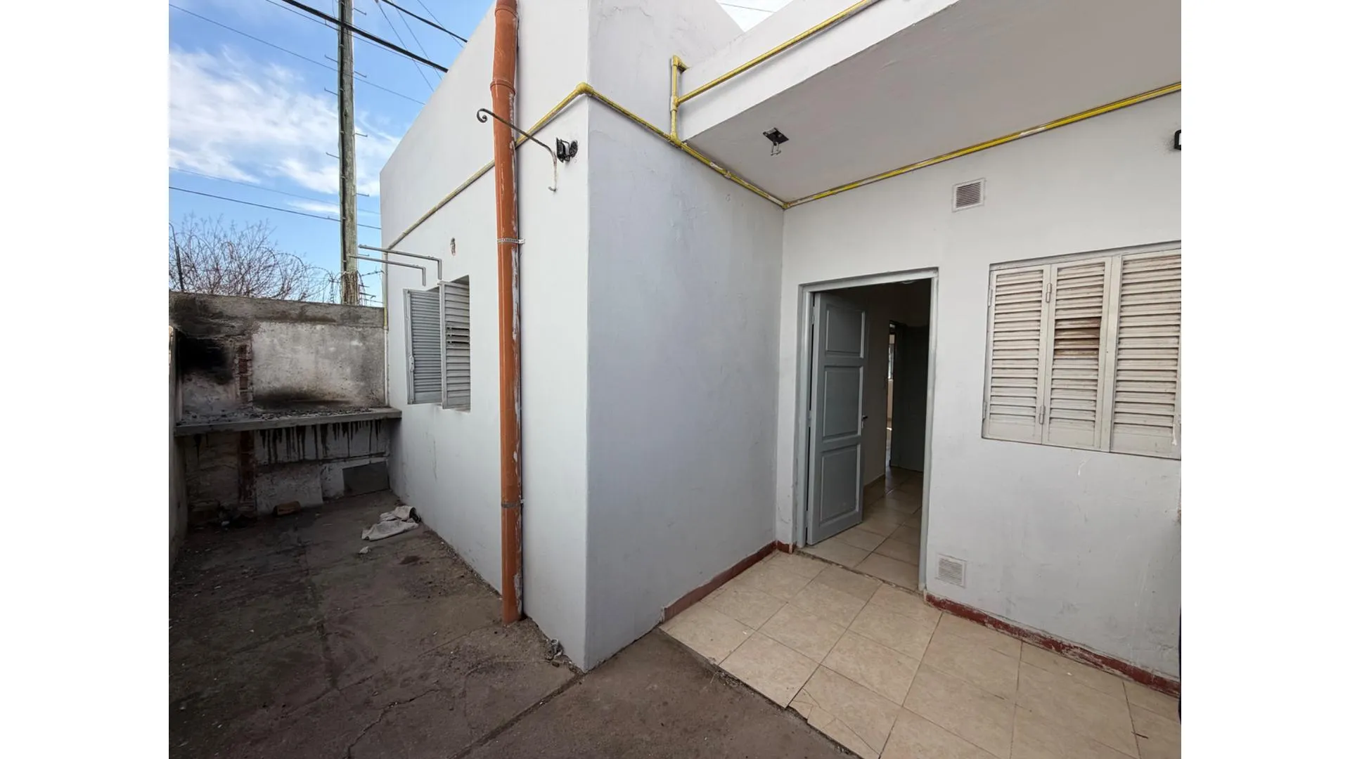 Casa en alquiler barrio jardín 2 dormitorios cochera