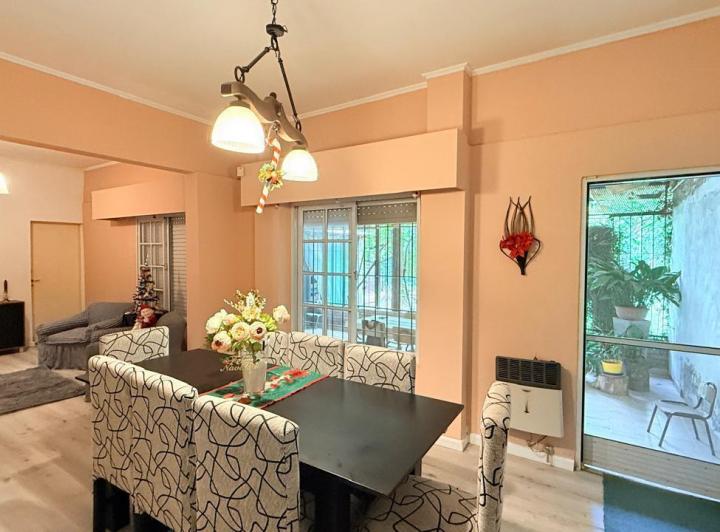 Casa · 186m² · 5 Ambientes · 3 Cocheras