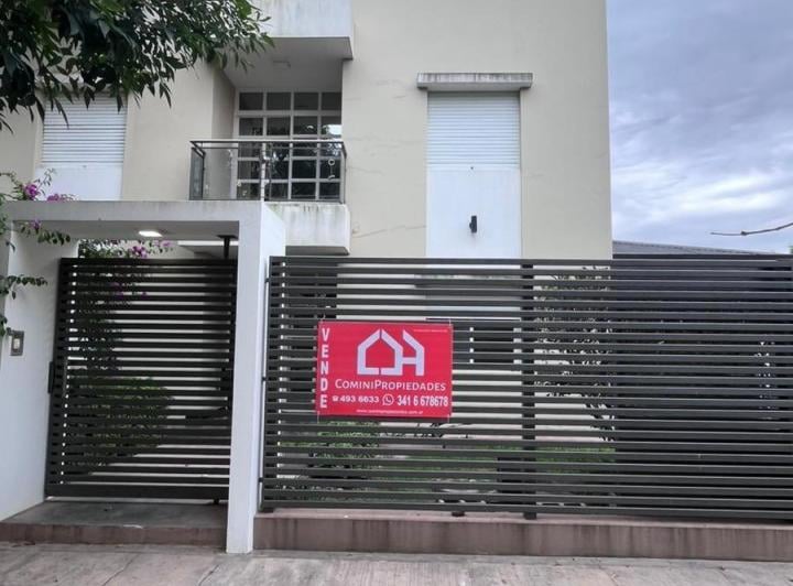 Casa · 252m² · 5 Ambientes · 2 Cocheras