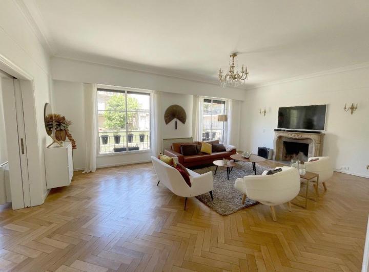Departamento · 372m² · 5 Ambientes · 1 Cochera